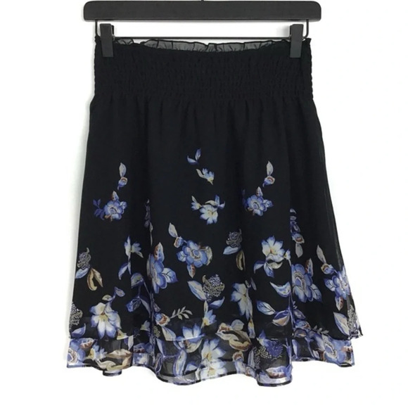 Vibrant Black Floral Circle Skirt| White House Black Market - Picture 5 of 7